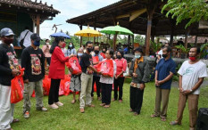 Natal, PDI Perjuangan Bagikan Paket Beras 