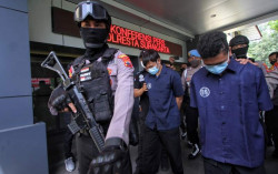 Tersangka Kasus Menwa UNS Terus Menunduk