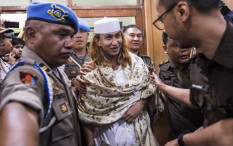 Beda Nasib Habib Bahar dan Denny Siregar