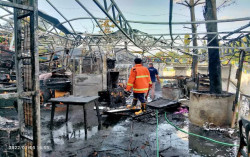 Api Lahap Resto dan Mobil di Embung Tambakboyo Sleman