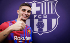Barca Bisa Daftarkan Ferran Torres Usai Umtiti Potong Gaji