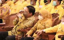 Langsung Dihadiri Khofifah, Airlangga Sebut Konsolidasi Golkar di Jatim Istimewa
