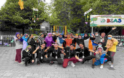 Mahasiswa UAD Membantu Edukasi Prokes Warga Kampung Mendungan
