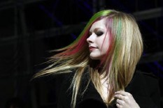 Lirik Lagu "Love You When You Hate Me" - Avril Lavigne