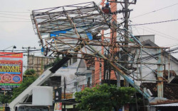 PLN Berangsur Pulihkan Gangguan Listrik Pasca Hujan Lebat di Yogyakarta
