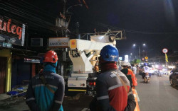 PLN Normalkan Aliran Listrik di Jogja Pasca Hujan dan Angin Kencang