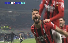 2 Gol Giroud Bikin Milan Full Senyum