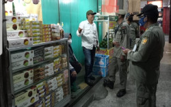 Satpol PP Jogja: Toko Elektronik yang Sewakan Lorong Malioboro kepada PKL Oleh-Oleh akan Dijerat Tipiring