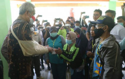 Ganjar Pranowo Temui Warga Desa Wadas