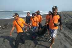Tips Selamat dari Seretan Ombak