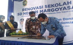 SDN Margoyasan Direnovasi dari Donasi Pelanggan Indomaret