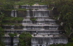 Wisata Murah Grojogan Watu Purbo, Air Terjun Bertingkat Enam di Sleman
