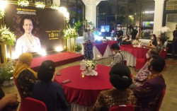 GKR Mangkubumi, Sosok Sederhana yang Terlambat Kenal Lipstik