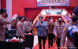 Polri Sukses Mengawal Penanganan Pandemi dan Presidensi G20, Airlangga: Terima Kasih