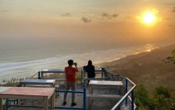 5 Rekomendasi Spot Sunset Terbaik di Jogja, Lengkap dengan Tiket Masuknya