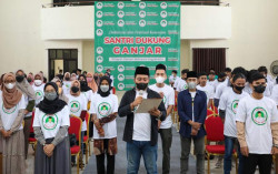 Sejumlah Santri di Jogja Deklarasikan Ganjar Pranowo Capres 2024