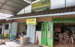 Pedagang Pasar Seni Sentolo Keluhkan Sistem Pengelolaan