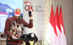 Ganjar Minta OJK Lebih Giat Edukasi Masyarakat