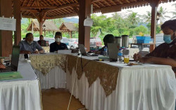 Unik, Wartawan Ikut Uji Kompetensi di Lereng Perbukitan Menoreh