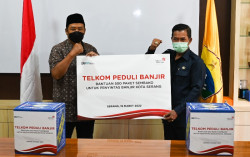 Telkom Tinjau Infrastruktur dan Salurkan Bantuan Peduli Banjir bagi Masyarakat Serang