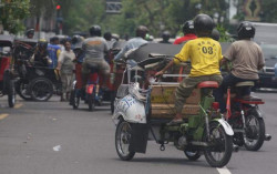 Sultan Jogja Tegaskan Bentor & Skuter Listrik Tak Boleh di Malioboro