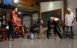Drama Mlungsungi Didukung Tiga Generasi