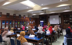 Berdayakan PCA Ngampilan, Dosen UMY Gelar Literasi Media Sosial & Pelatihan Digital Marketing