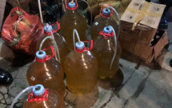 Puluhan Botol Minuman Nanas Beralkohol Disita dari Warung Kopi Kulonprogo