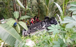 Mobil Milik Pensiunan Polri Nyemplung Jurang Sedalam 7 Meter