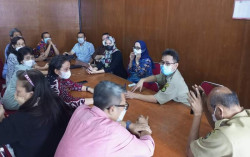 Sejumlah Notaris Geruduk Kantor BKAD Kulonprogo, Ini Alasannya