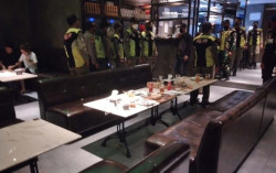 Satpol PP Sleman Temukan Pelanggaran Jam Operasional hingga Minuman Alkohol