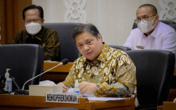 Serius Bahas UU Ciptaker, Airlangga Sebut Percepatan Revisi UU PPP untuk Kejar Perbaikan