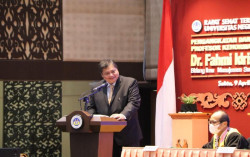 Datang ke Padang, Menko Airlangga Hadiri Pengukuhan Profesor Kehormatan