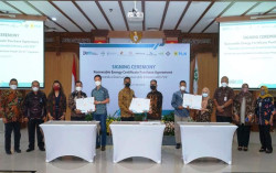Dorong Transisi Energi Baru Terbarukan, 8 Pabrik Rekanan H&M Group Teken Kontrak Pembelian REC PLN