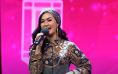 Iis Dahlia Sukses Nyanyi "Ramadan Tiba", Langsung Sabet Penghargaan Tak Salah Lirik