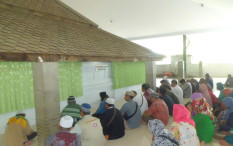 Kumpulkan Jemaah Komunitas Ini Menapaktilasi Jejak Wali