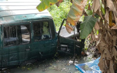 Mobil Masuk Parit di Jl. Daendels, Balita Meninggal Dunia