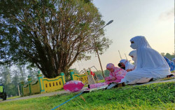 Warga Terobati Kerinduannya setelah Bisa Salat Idulfitri di Alun-Alun Wates