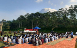 Salat Id di Teras Merapi Diikuti Warga Glagaharjo dan Klaten