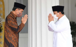 Jokowi & Prabowo Bersilaturahmi di Jogja, Ngobrol sampai Makan Opor 