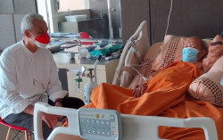 Kembali Masuk RS, Buya Syafii Dijenguk Gubernur Jateng