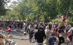 Solo Geger! Pengunjung CFD Berlarian Mengira Menara Sriwedari Mau Ambruk, Padahal Begini...
