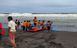 Seorang Bocah Tenggelam di Pantai Congot, Proses Pencarian Masih Berlangsung