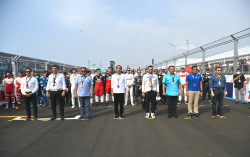Anies Baswedan & Puan Maharani Nonton Bareng Formula E, Ini Tanggapan Warganet
