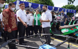 Lihat Langsung Drone Sprayer Pabrikan Bantul, Menko Luhut: Ini Wajib Diapresiasi!