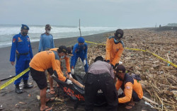 Nenek Berumur 81 Tahun Ditemukan Tak Bernyawa Mengambang di Pantai Samas