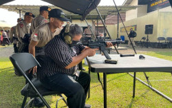 Ikut Lomba Menembak Hari Bhayangkara, Wartawan DIY Mengaku Susah
