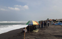 Diprediksi Akan Diterjang Gelombang Tinggi, Pesisir Bantul Masih Aman