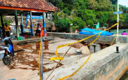 Talut TPI Pantai Baron Jebol karena Abrasi Belum Juga Diperbaiki 
