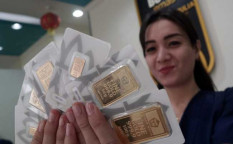 Harga Emas Sentuh Rp1 Juta per Gram